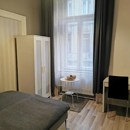 Emerald Apartment